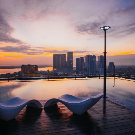 Hotel Serviced Apartments Top One Infinity Pool With View Of 360 Degree Phnom Penh Bagian luar foto