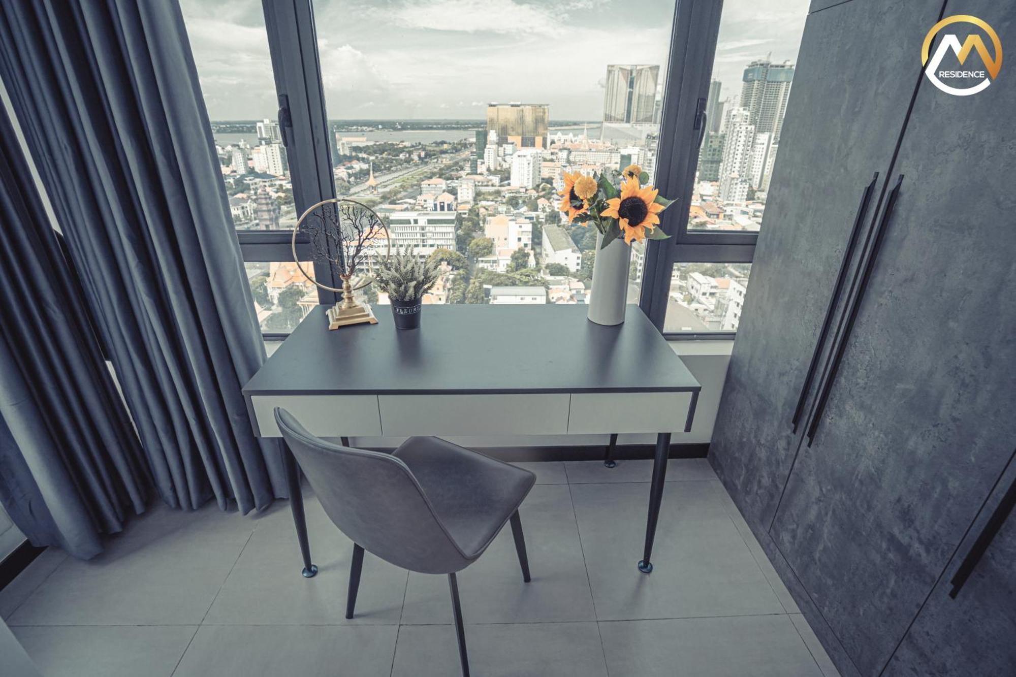 Hotel Serviced Apartments Top One Infinity Pool With View Of 360 Degree Phnom Penh Bagian luar foto