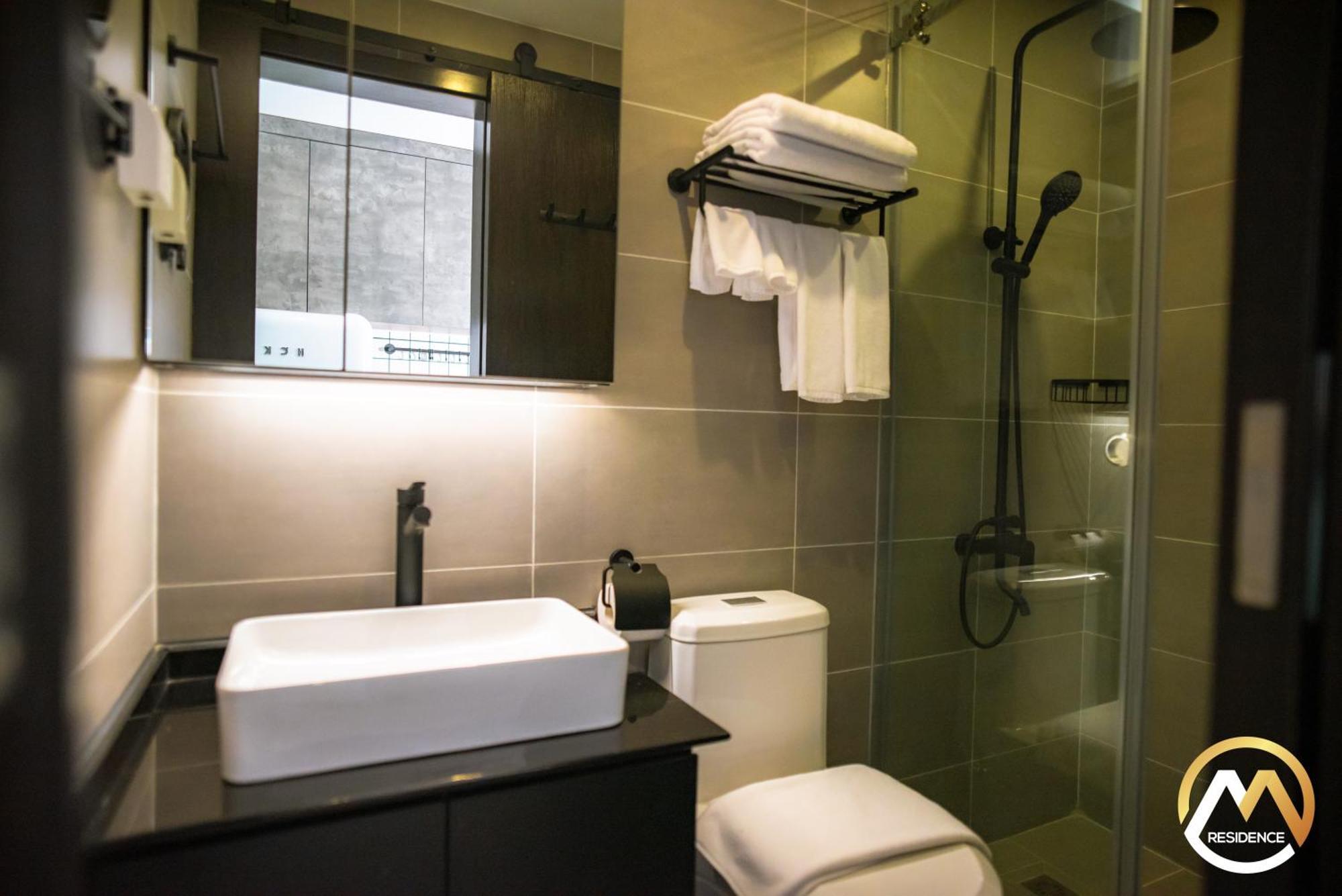 Hotel Serviced Apartments Top One Infinity Pool With View Of 360 Degree Phnom Penh Bagian luar foto