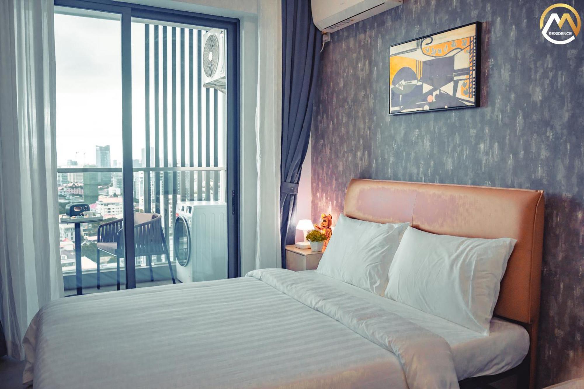 Hotel Serviced Apartments Top One Infinity Pool With View Of 360 Degree Phnom Penh Bagian luar foto