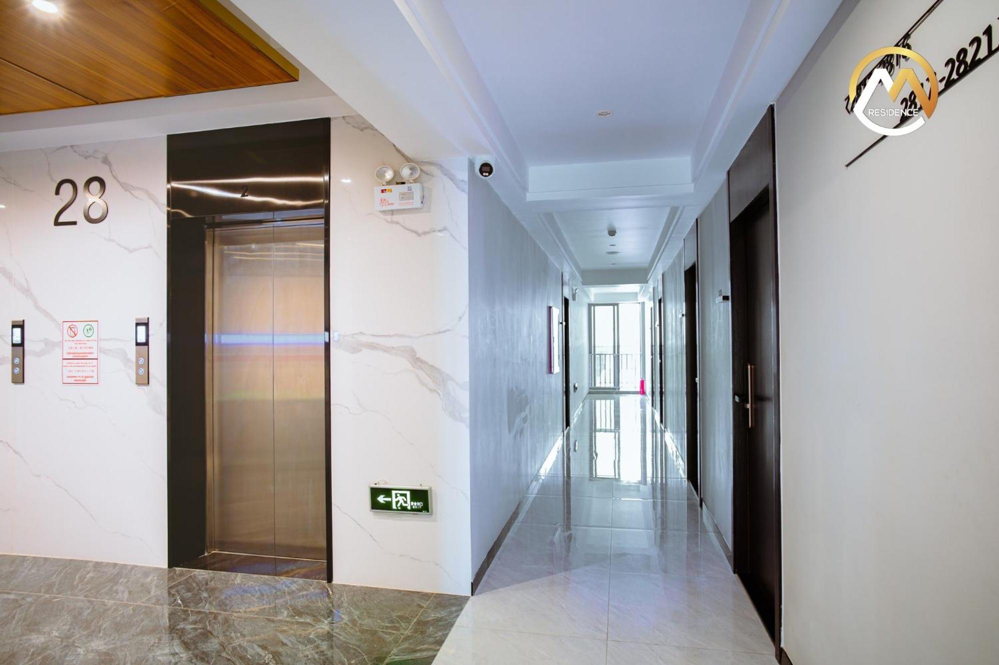 Hotel Serviced Apartments Top One Infinity Pool With View Of 360 Degree Phnom Penh Bagian luar foto